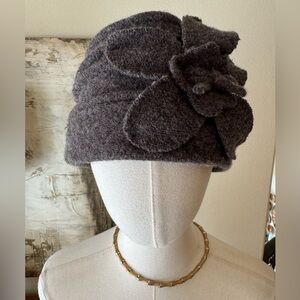 Scala Collezione 100% Wool Gray Flower Wool Cloche Hat